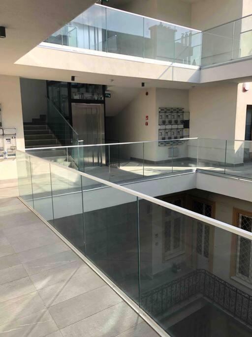 Luxury Cozy 2 Bdr Downtown Apt.7 Boedapest Buitenkant foto